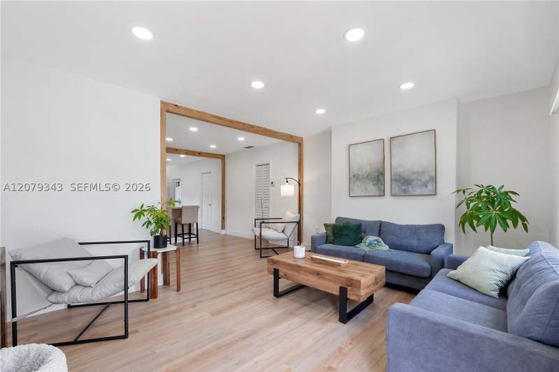 3 bedroom SingleFamilyResidence at 944 NW 47th St, Bay Vista Park Amd Pl, Miami — photo 4