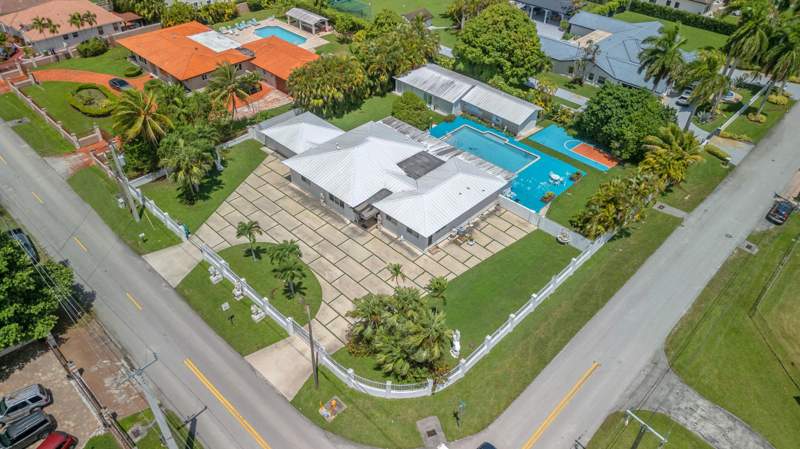 5 bedroom SingleFamilyResidence at 2951 SW 139th Avenue, J G Heads Farms, Miami — photo 5