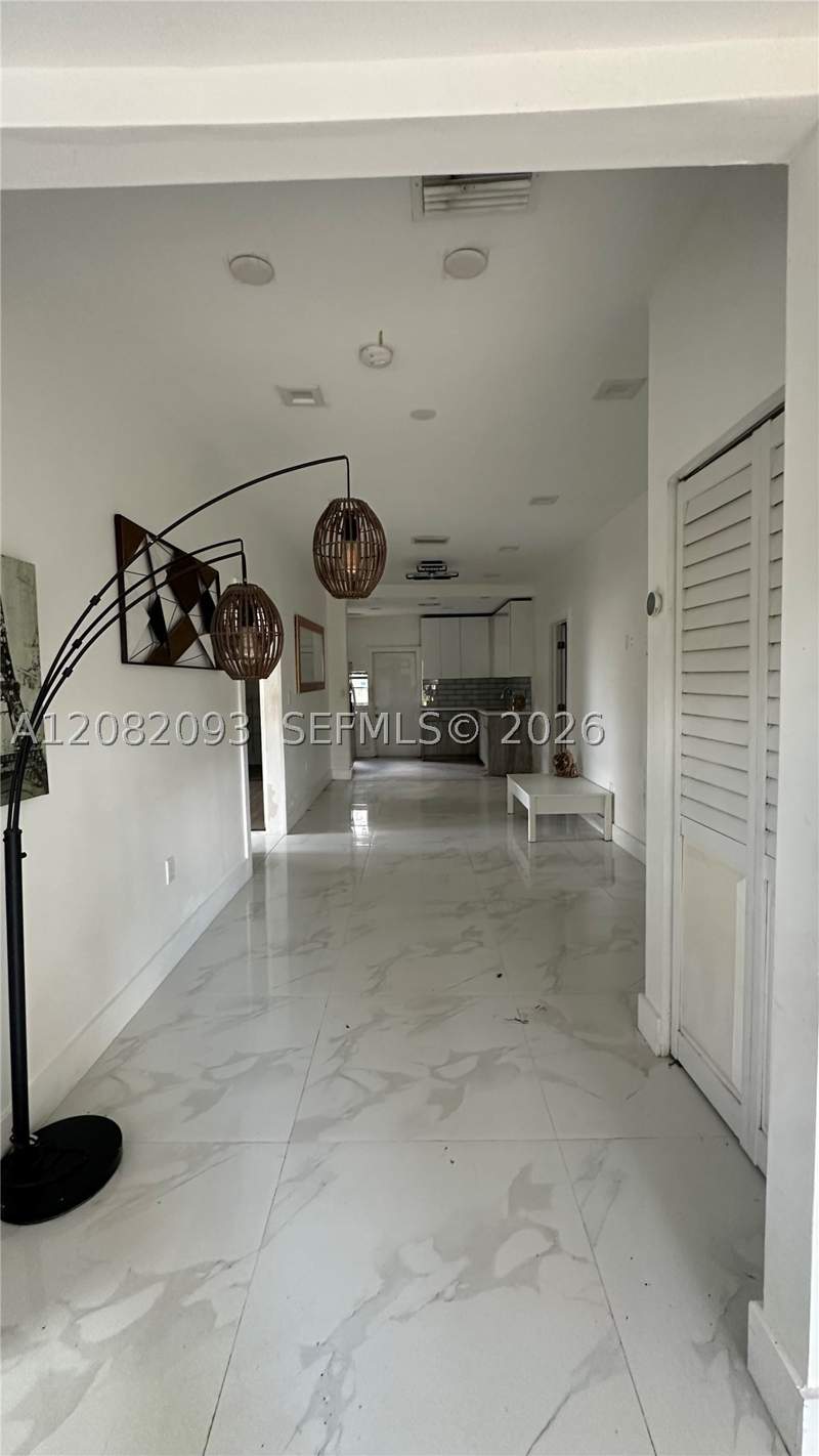 2 bedroom SingleFamilyResidence at 2228 SW 58th Ct, Coral Way Sec C, Miami — photo 4