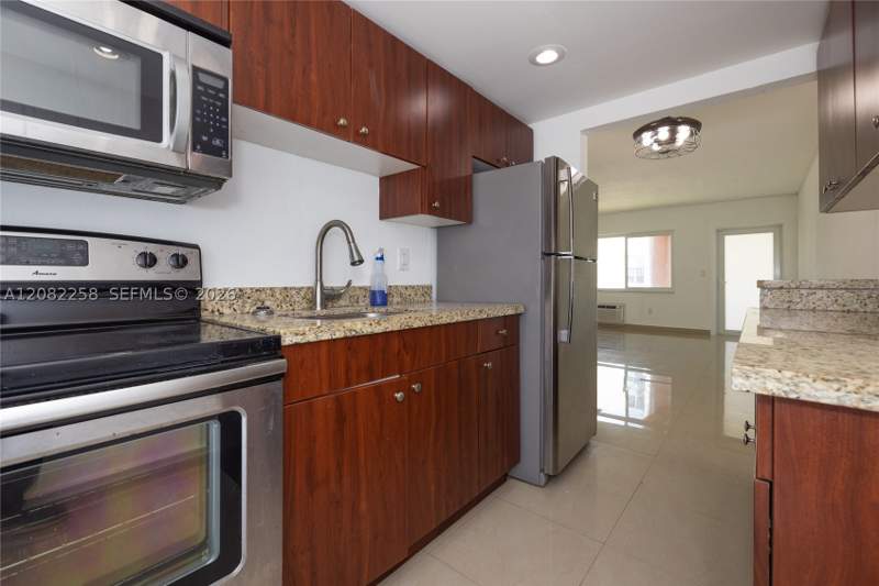 1 bedroom Condominium at 3550 SW 9th Ter 8B, Coral Gardens Condo Bldg, Miami — photo 2