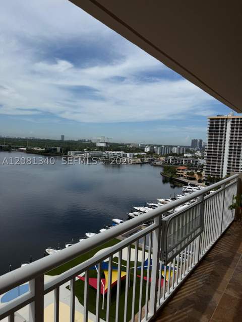 250 174th St 1420, Sunny Isles Beach FL - photo 11 of 32