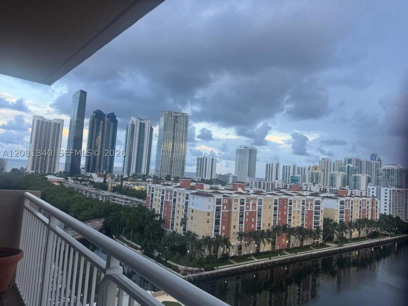 2 bedroom Condominium at 250 174th St 1420, Winston Towers 100 Condo, Sunny Isles Beach — photo 4
