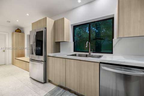771 Fairway Dr, Miami Beach FL - photo 12 of 40