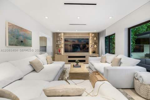 771 Fairway Dr, Miami Beach FL - photo 7 of 40
