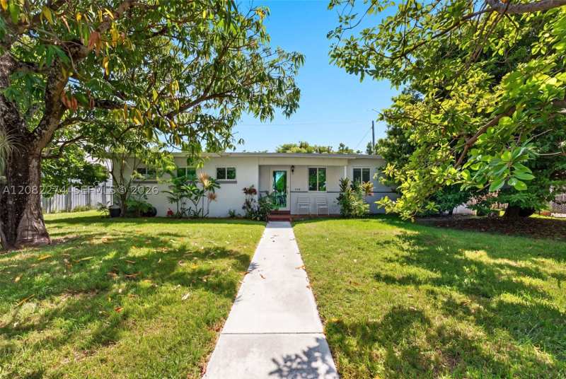3 bedroom SingleFamilyResidence at 4105 SW 116th Ave, Westwood Lake, Miami — photo 1