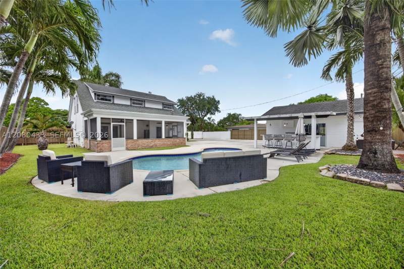 4 bedroom SingleFamilyResidence at 18211 SW 95th Ct, Franjo Park Sec 2, Palmetto Bay — photo 2