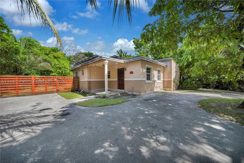 3 bedroom SingleFamilyResidence at 6401 SW 63rd Ct, Cocoplum Terrace Addn Par, South Miami — photo 3