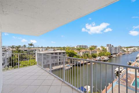 4000 NE 169th St 607, North Miami Beach FL - photo 12 of 48