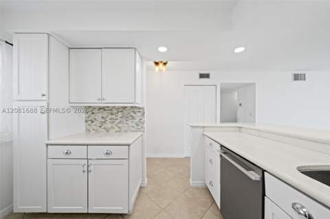 4000 NE 169th St 607, North Miami Beach FL - photo 19 of 48