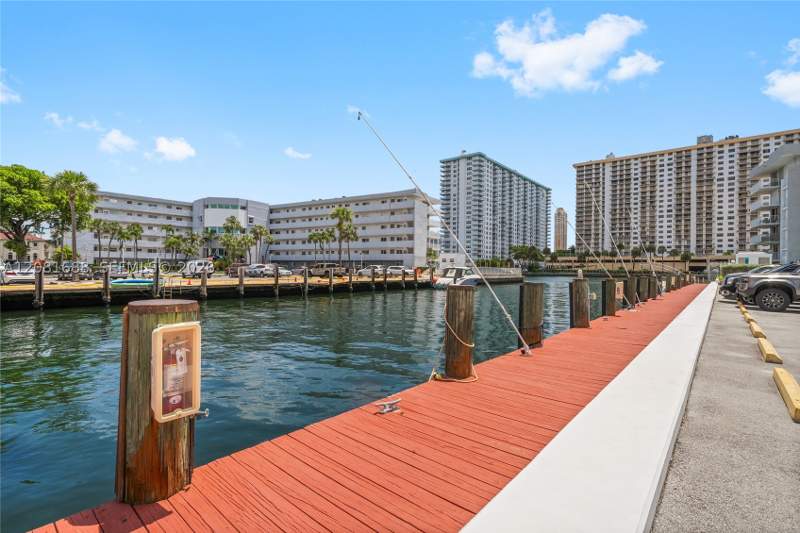 2 bedroom Condominium at 4000 NE 169th St 607, Eden Point South Condo, North Miami Beach — photo 3