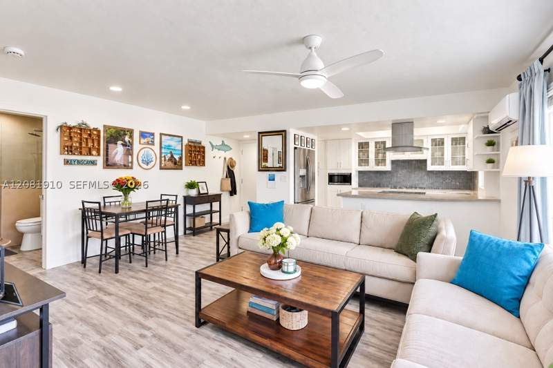 1 bedroom Condominium at 195 Sunrise Dr 7, Indies Condo, Key Biscayne — photo 4