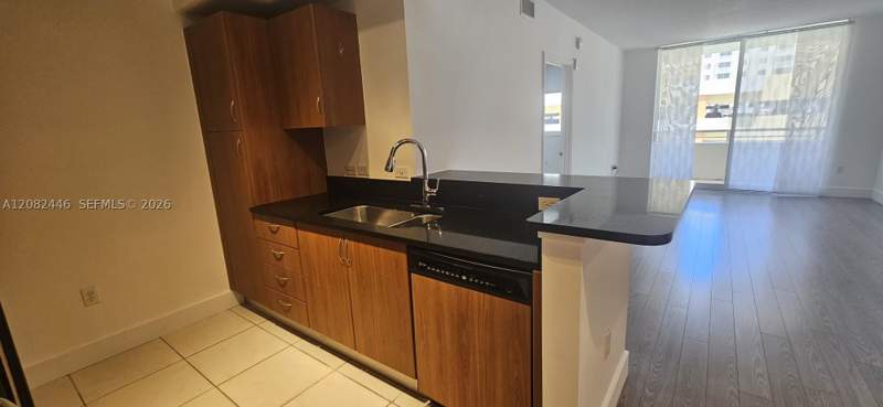 2 bedroom Condominium at 2775 NE 187th St 424, Venture At Aventura West, Aventura — photo 3
