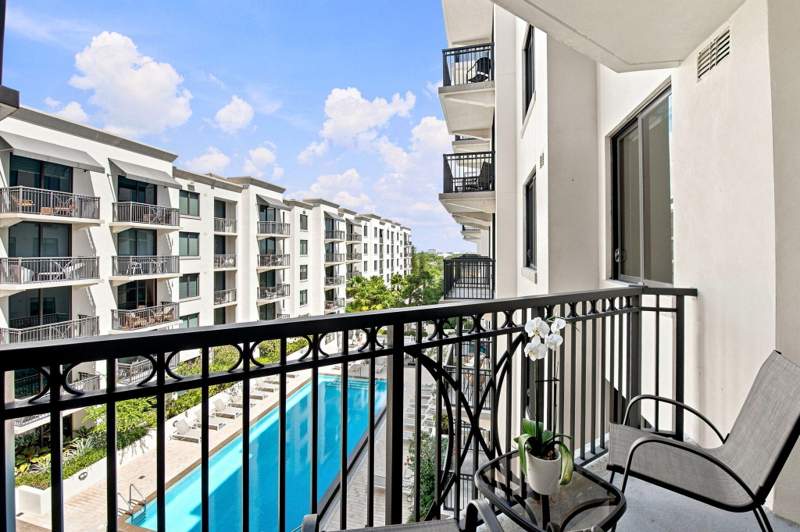 2 bedroom Condominium at 301 Altara Avenue 710, Merrick Manor Condo, Coral Gables — photo 2