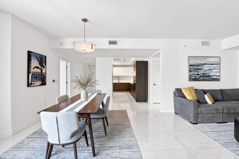 2 bedroom Condominium at 301 Altara Avenue 710, Merrick Manor Condo, Coral Gables — photo 3