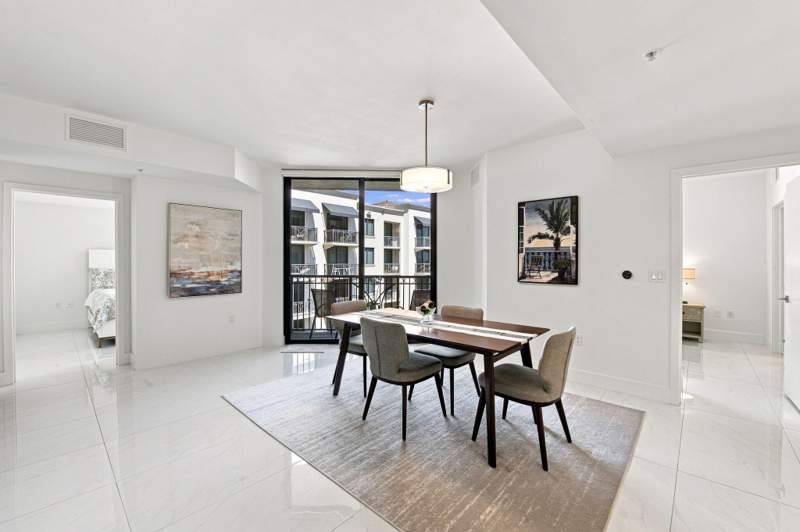 2 bedroom Condominium at 301 Altara Avenue 710, Merrick Manor Condo, Coral Gables — photo 4