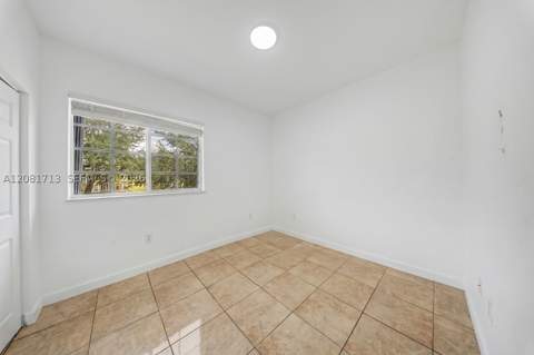2630 NE 3rd Dr 202, Homestead FL - photo 11 of 25
