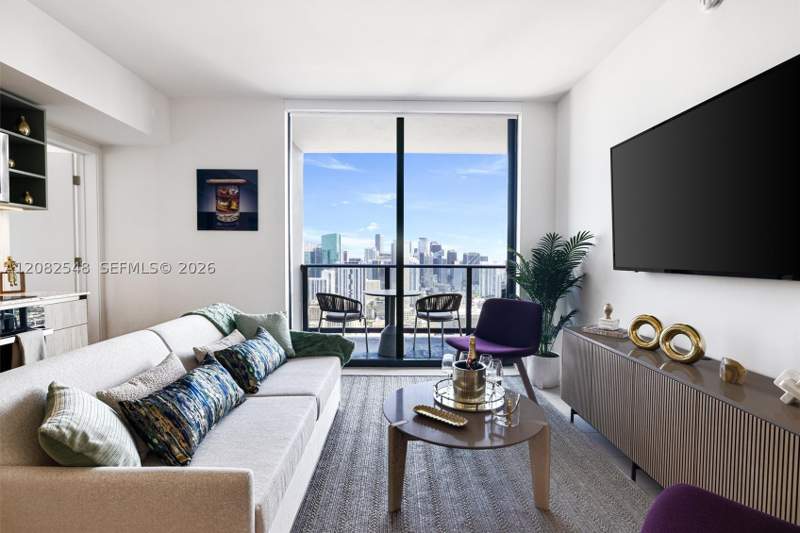 2 bedroom HotelMotel at 159 NE 6th St 4305, Downtown Miami, Miami — photo 3