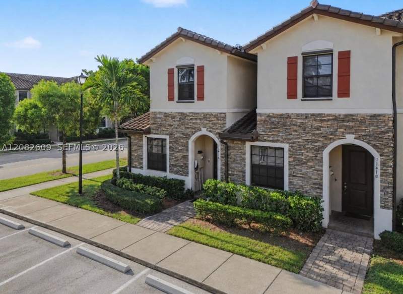 3 bedroom Townhouse at 11416 SW 248th Ter, Coco Palm Estates, Homestead — photo 3