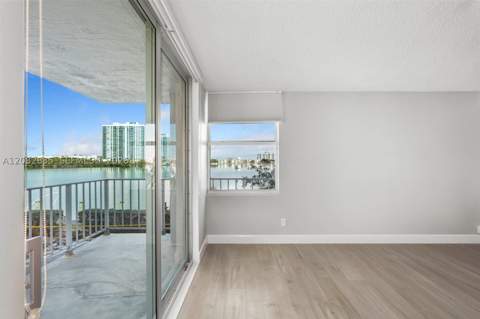 16558 NE 26th Ave 2G, North Miami Beach FL - photo 6 of 19
