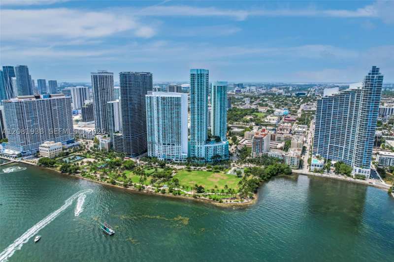 2 bedroom Condominium at 1900 N Bayshore Dr 2111, Quantum On The Bay Condo, Miami — photo 1