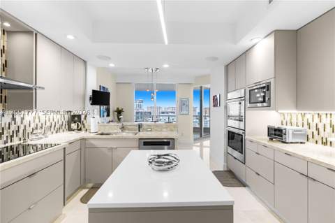 21200 NE Point Pl 1404, Aventura FL - photo 21 of 73