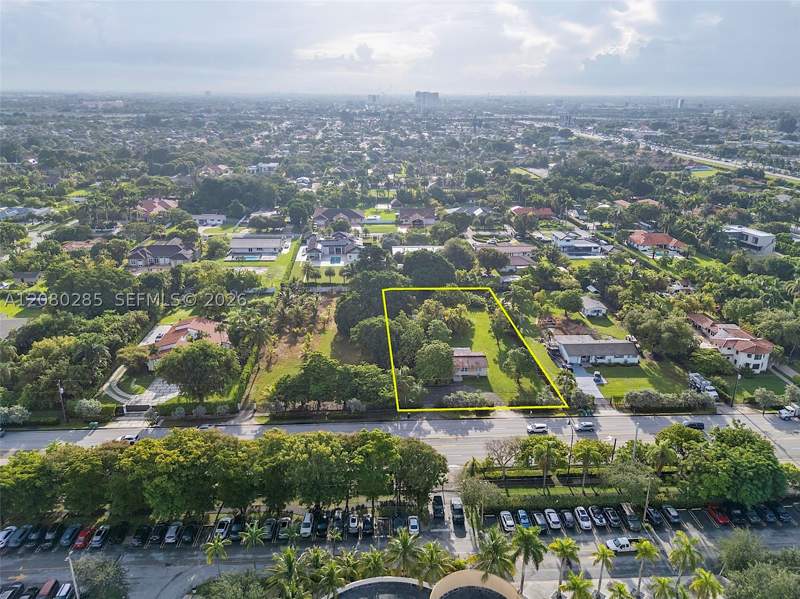2 bedroom SingleFamilyResidence at 381 SW 127th Ave, Sweetwater Estates Sub, Miami — photo 3