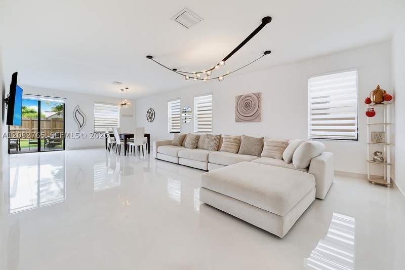 3 bedroom SingleFamilyResidence at 11711 SW 254th St, Coco Palm Estates, Homestead — photo 3
