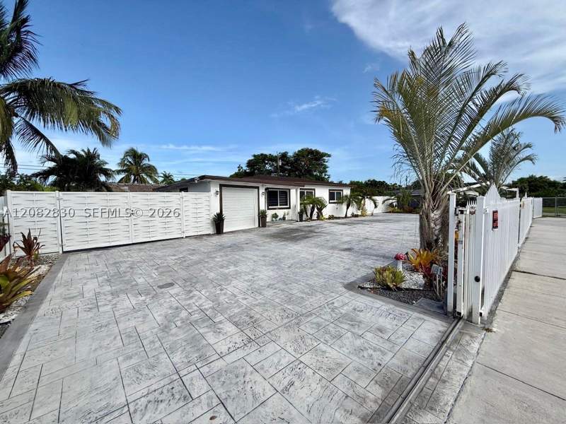 3 bedroom SingleFamilyResidence at 27025 SW 142nd Ct, Naranja Pk Rev, Homestead — photo 3