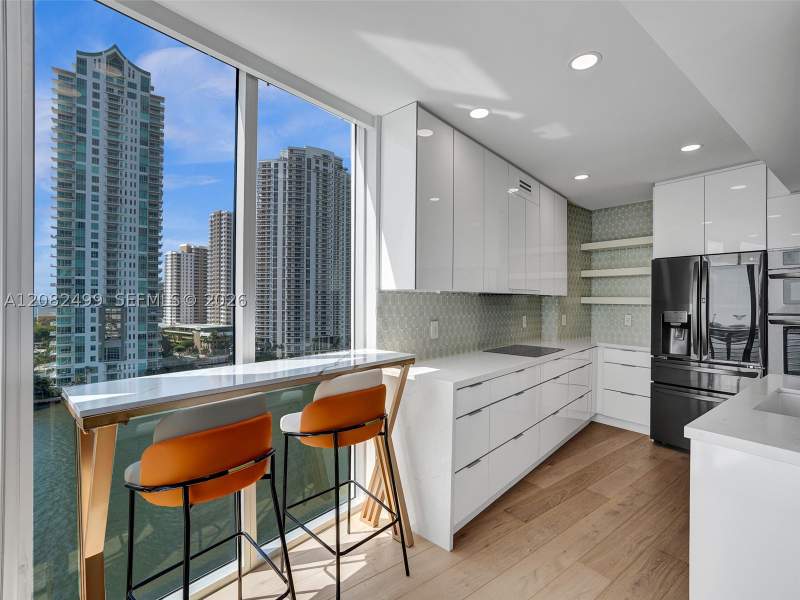 3 bedroom Condominium at 325 S Biscayne Blvd 1423, One Miami West Condo, Miami — photo 3