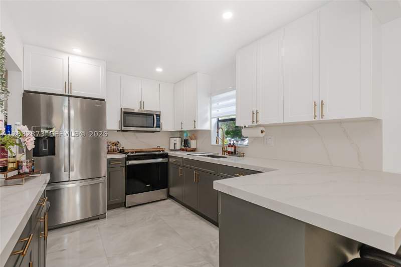 2 bedroom Townhouse at 7101 SW 113th Ave, Snapper Creek Townhouses, Miami — photo 2