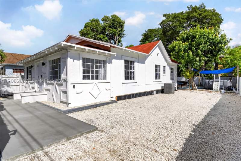 5 bedroom SingleFamilyResidence at 473 NE 61st St, Lemon City Whites, Miami — photo 4