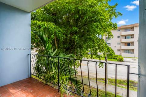 6825 W Flagler St 202, Miami FL - photo 11 of 42