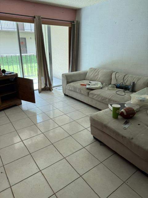 1900 W 68th Street D101, Hialeah FL - photo 8 of 10