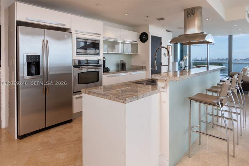 2 bedroom Condominium at 601 NE 36th St 1412, Blue Condo, Miami — photo 3