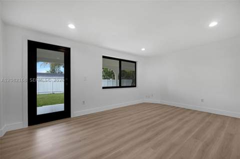 12010 SW 177th Ter, Miami FL - photo 13 of 37