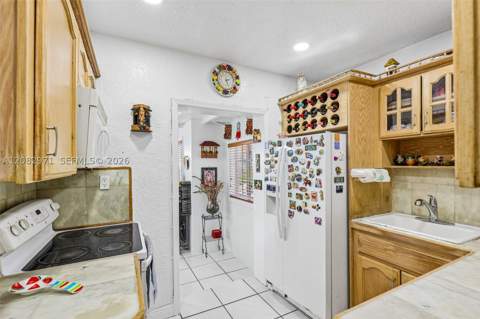6531 SW 20th St, West Miami FL - photo 12 of 49
