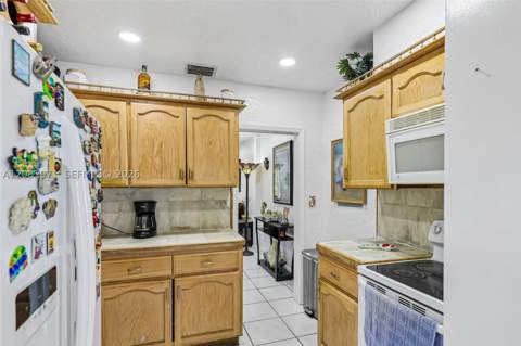 6531 SW 20th St, West Miami FL - photo 13 of 49