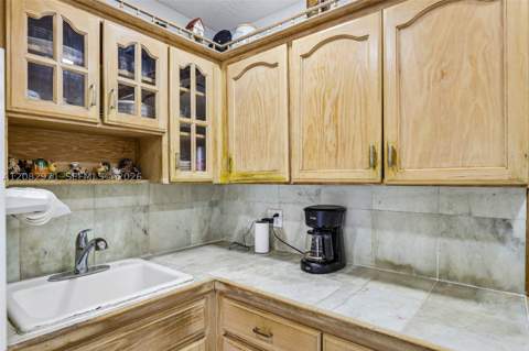 6531 SW 20th St, West Miami FL - photo 14 of 49