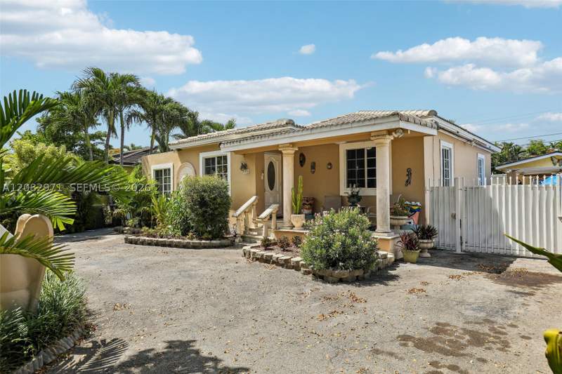 3 bedroom SingleFamilyResidence at 6531 SW 20th St, Ivywild, West Miami — photo 3