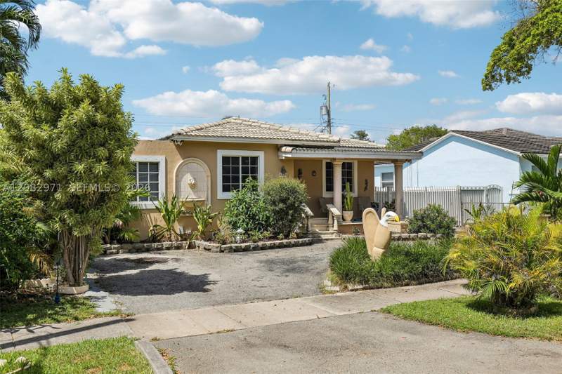 3 bedroom SingleFamilyResidence at 6531 SW 20th St, Ivywild, West Miami — photo 4