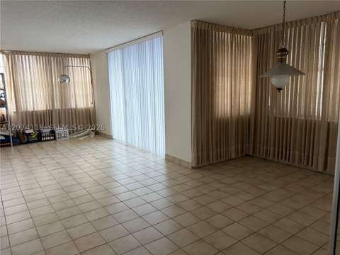 18011 Biscayne Blvd 905, Aventura FL - photo 6 of 40