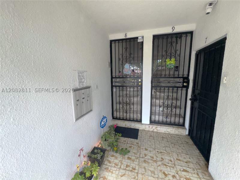 2 bedroom Townhouse at 1910 SW 17th Ave 8, La Arboleda Condo, Miami — photo 2
