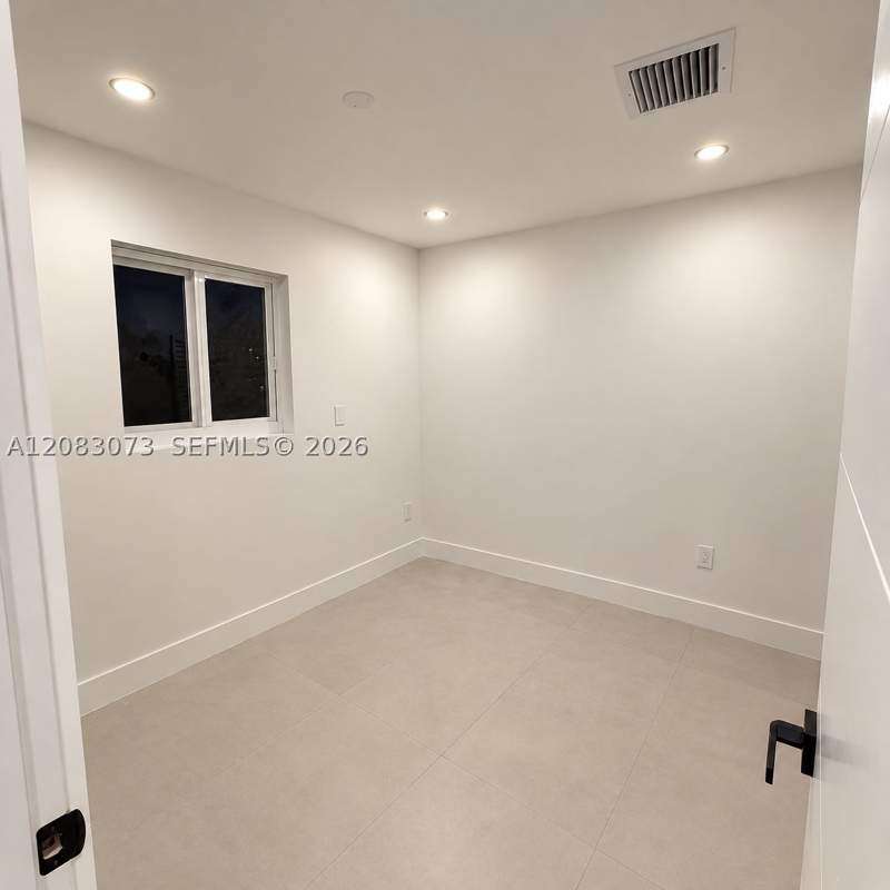6 bedroom SingleFamilyResidence at 20022 SW 118th Ave, South Miami Heights Addn, Miami — photo 3