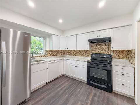 3128 Coconut Grove Dr, Coral Gables FL - photo 10 of 44