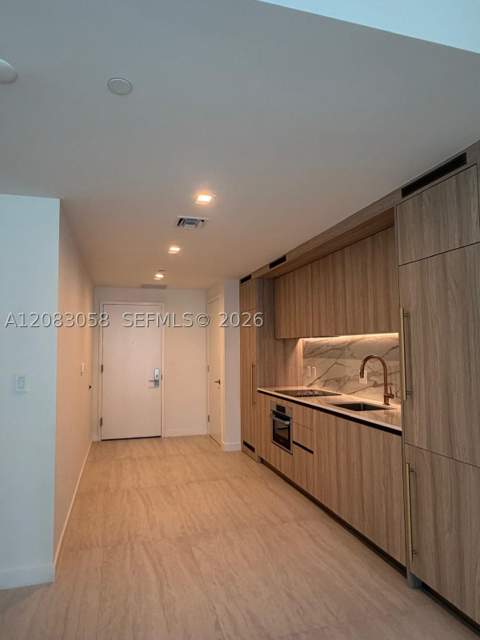 77 SE 5th 1611, Miami FL - photo 15 of 38