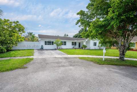 7159 SW 148th Pl, Miami FL - photo 13 of 44