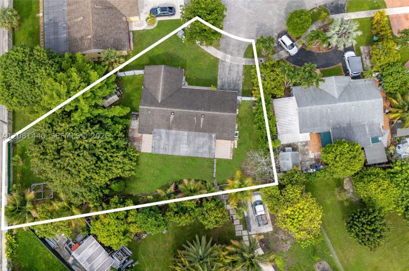 4 bedroom SingleFamilyResidence at 7159 SW 148th Pl, Westwind Lakes Sec 1, Miami — photo 3