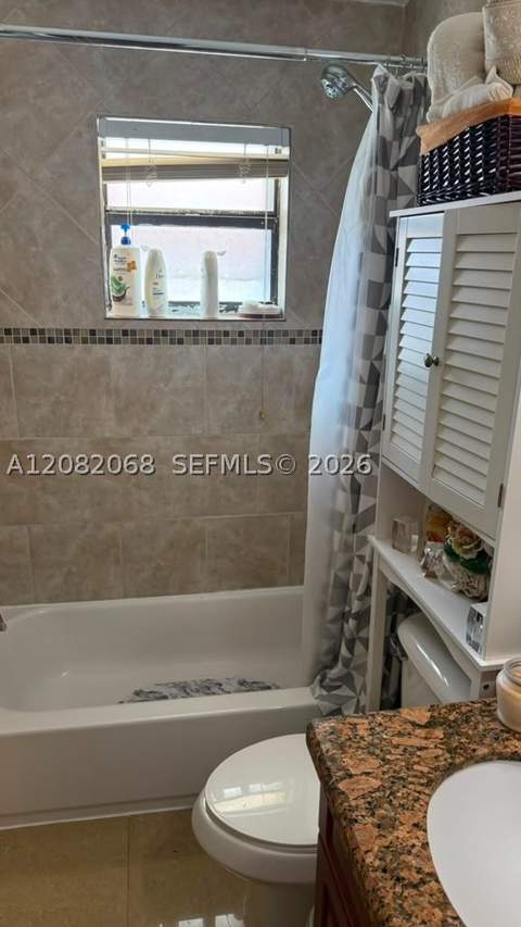 2770 W 61st Pl 204, Hialeah FL - photo 17 of 20