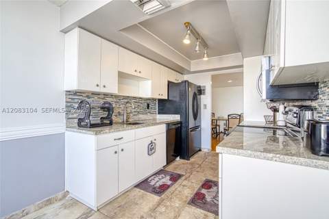 18021 Biscayne Blvd 1604, Aventura FL - photo 13 of 59