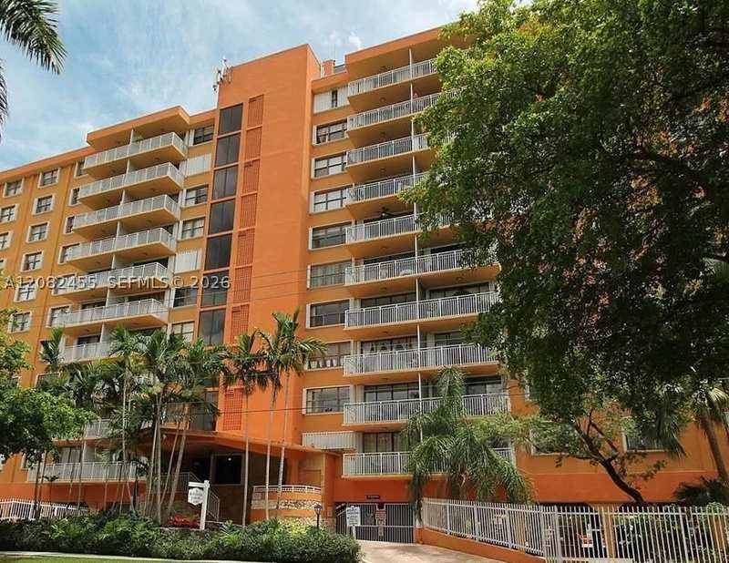 2 bedroom Condominium at 2450 NE 135th St 102, Waterside Towers Condo, North Miami — photo 1